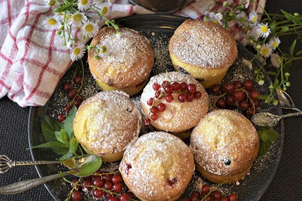 muffins, cake, currants